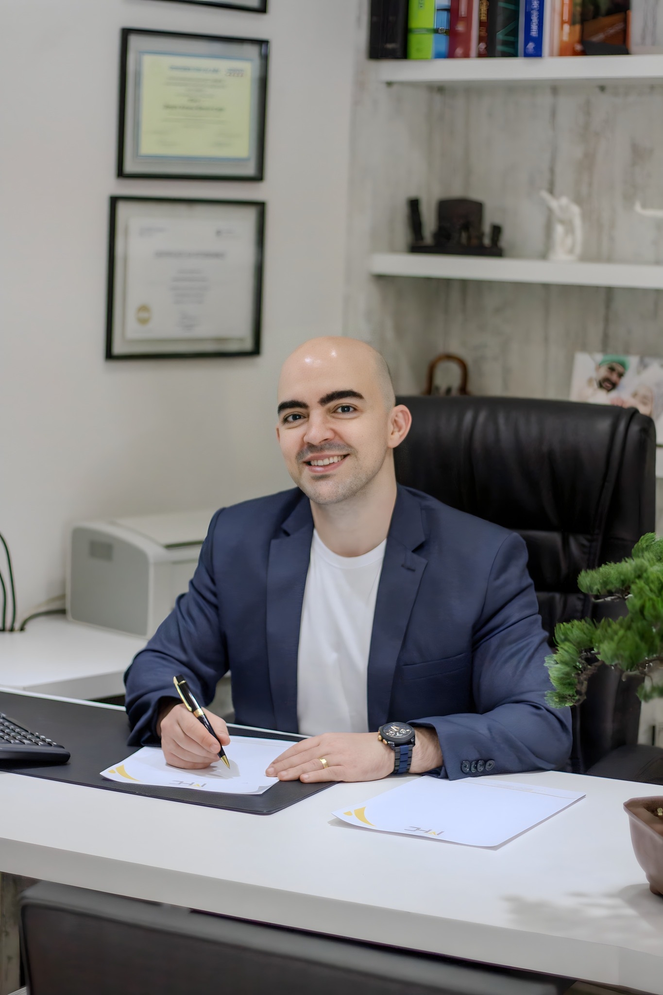 Dr. Donato Mancini - Médico especialista em modulação hormonal e longevidade em seu consultório